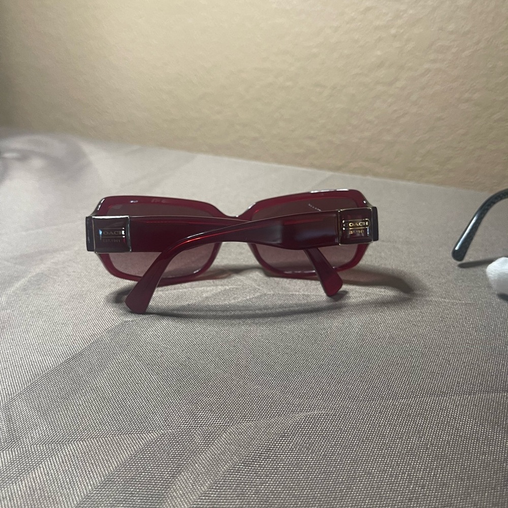 Sporty Red Rimless Sunglasses